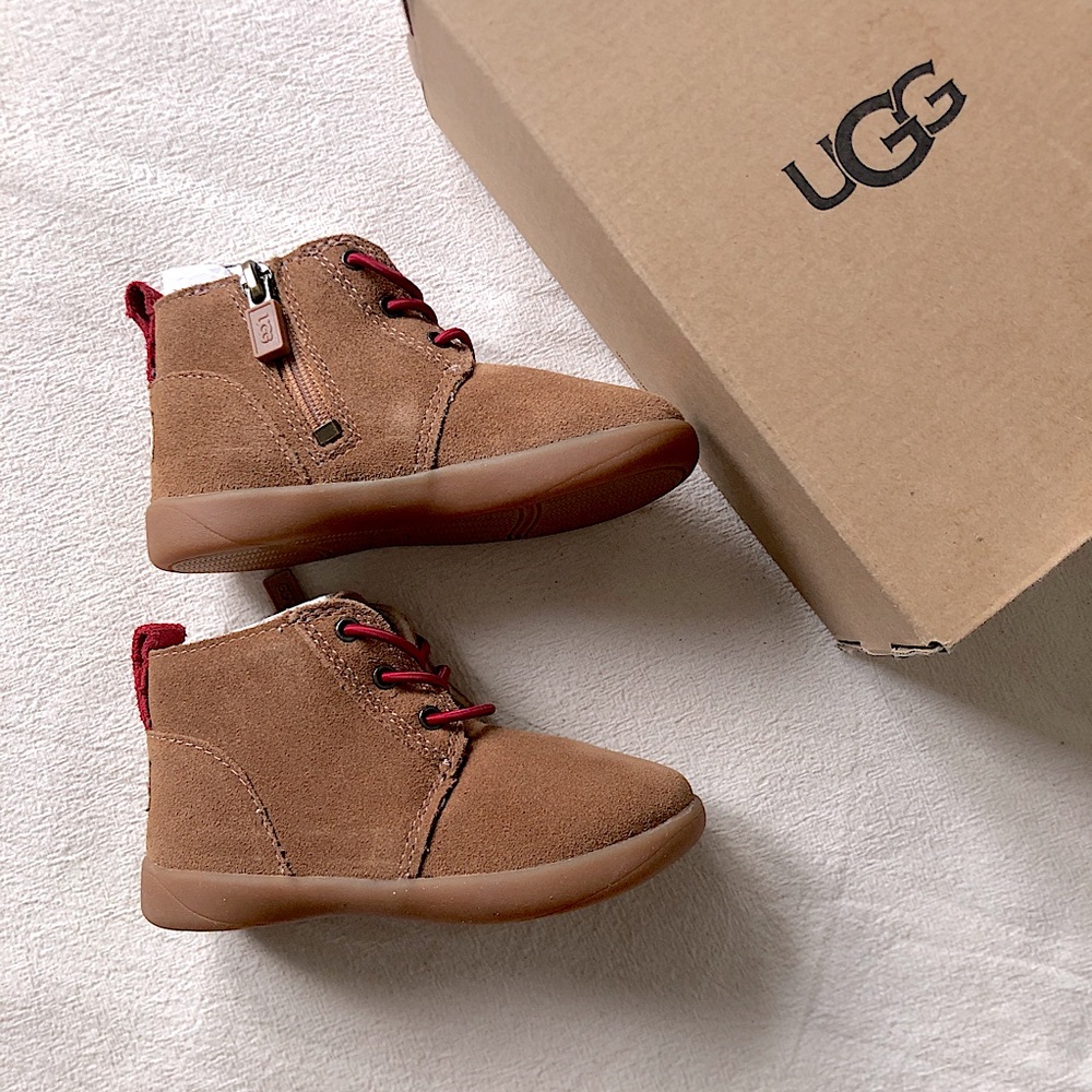 UGG 7 toddler shoes New
